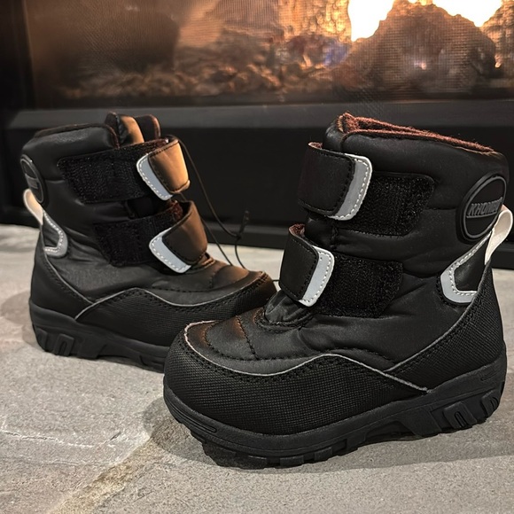 Khombu Neek 2 Winter/snow waterproof/Thermolite insulate Velcro,rugged sole boot - Picture 1 of 12